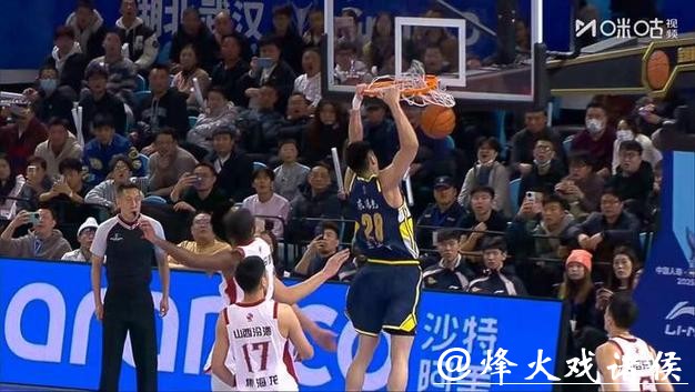 疯狂对抗惊爆全场!深圳怒斩山西,前冠军球队遭遇18连败 疯狂对抗惊爆全场!深圳怒斩山西,前冠军球队遭遇18连败