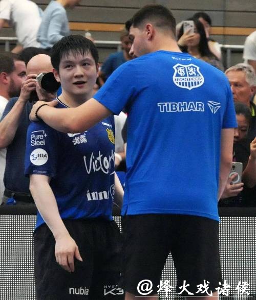 陪樊振东耍帅,莫雷加德“背后贴身”,弗朗西斯卡这位队友真是忙翻了 陪樊振东耍帅,莫雷加德“背后贴身”,弗朗西斯卡这位队友真是忙翻了